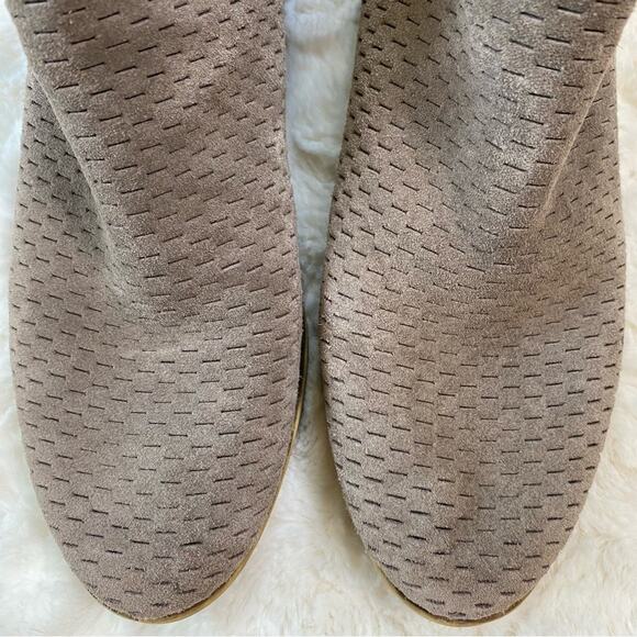 Lucky Brand Women's Baley Ankle Booties Size 7.5 Grey Taupe Perforated Shoes - Picture 5 of 12
